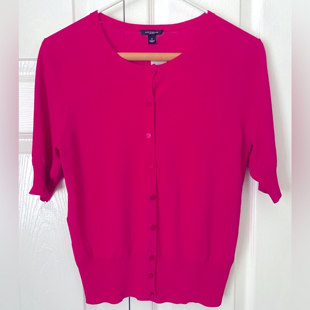 NWT Ann Taylor Short Sleeve Magenta Summer Cardigan Size S